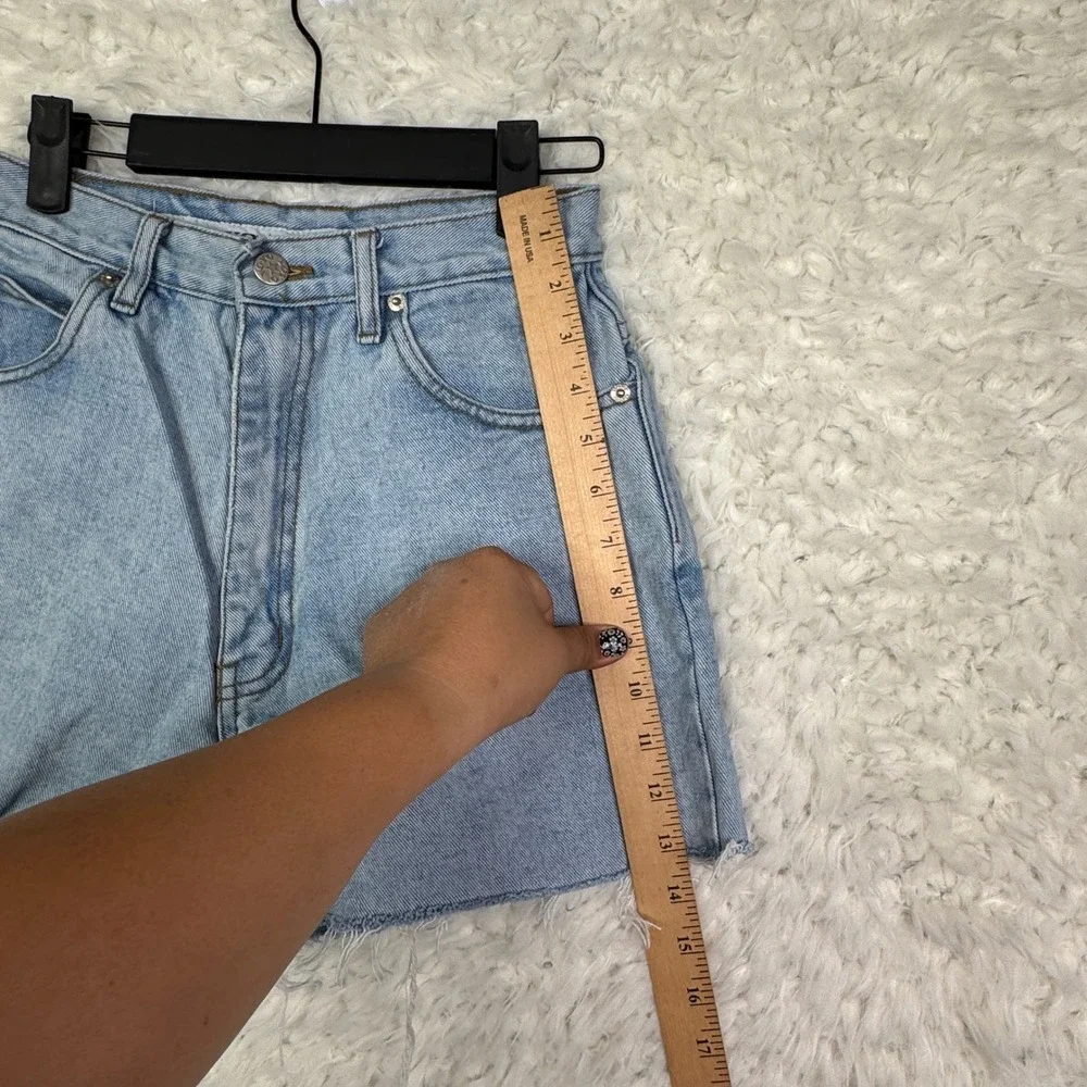 Yoyo Jeans Women's‎ Size 7 Light Wash Denim High Waisted Cut Off Shorts VTG 90s